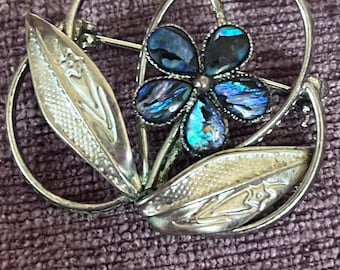 Broche Fleur Métal Argenté Avec Pierre Bleue, Strass Et Perle - Neuf Sans Emballage, Fantaisie élégante