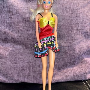vintage Mattel Barbie 80s 90s in original outfit