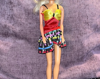 Robe Tenue D'Intérieur Pour Poupée Barbie Années 80 - Modèle N°1274 - Occasion (État Voir Photos)