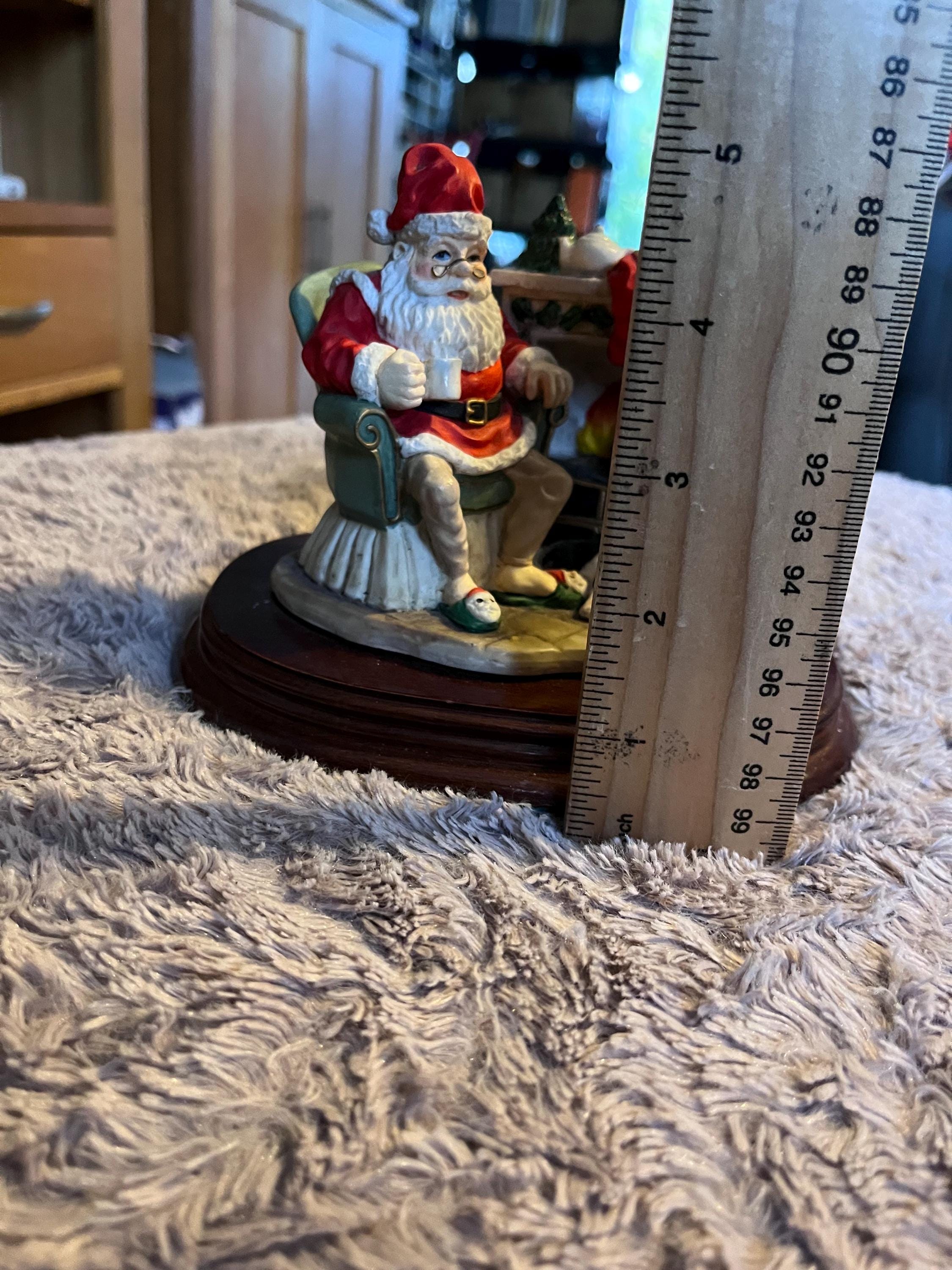 Vintage Santa Claus Figurine, Leonardo Collection, 1992 Christmas