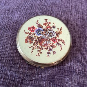 Vintage Compact Powder Round Floral Design Gold tone Mirror Makeup collectible ceramic
