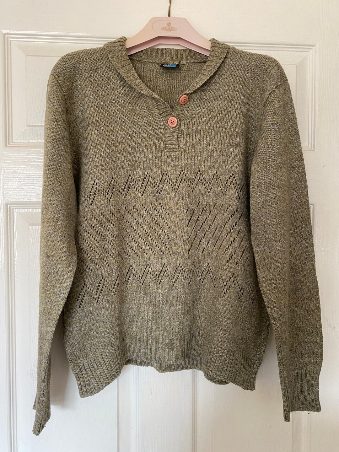Cosmic Wonder 1990s-2000s beige wool shawl collar jumper with big plastic button