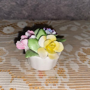 Royale Doulton Fine Bone China Flowers, Composizione floreale, Cesto di fiori, Bouquet di fiori, Figurina floreale, Fiore di porcellana, Regalo