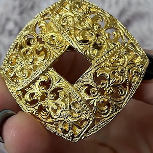 Beautiful Vintage Gold Plated Scarf Clip