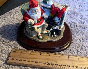 Vintage Santa Claus Figurine, Leonardo Collection, 1992 Christmas
