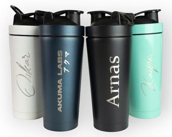 Garrafa de água para academia com capacidade de 750ml, ideal para preparar shakes de proteína com isolamento térmico personalizado.