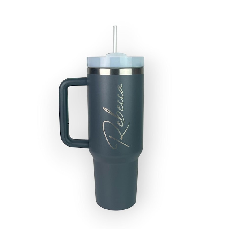 Gepersonaliseerde gegraveerde beker met handvat en rietje: 40 oz geïsoleerde koffiefles Charcoal Grey