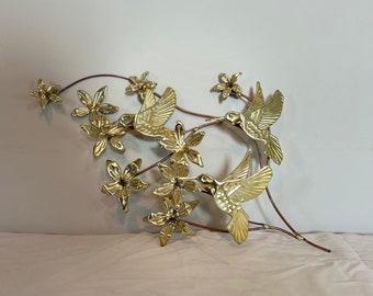 Vintage messing bloemen met kolibriespray muurhanger