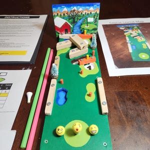 Mini Miniature Gift Golf Putting Desktop Game
