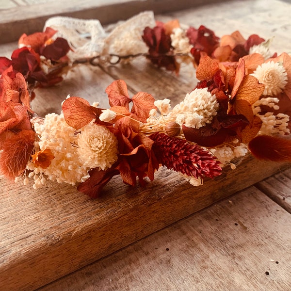 Couronne mariée hortensia fleurs séchées de la collection IzIa mariée , demoiselle d'honneur