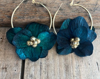 Boucle d’oreilles créoles hortensia fleurs séchées Albane