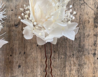 Hårnål med torkade blommor, konserverad vit och rosa hortensia, bröllopsbrudfrisyr, boho chic