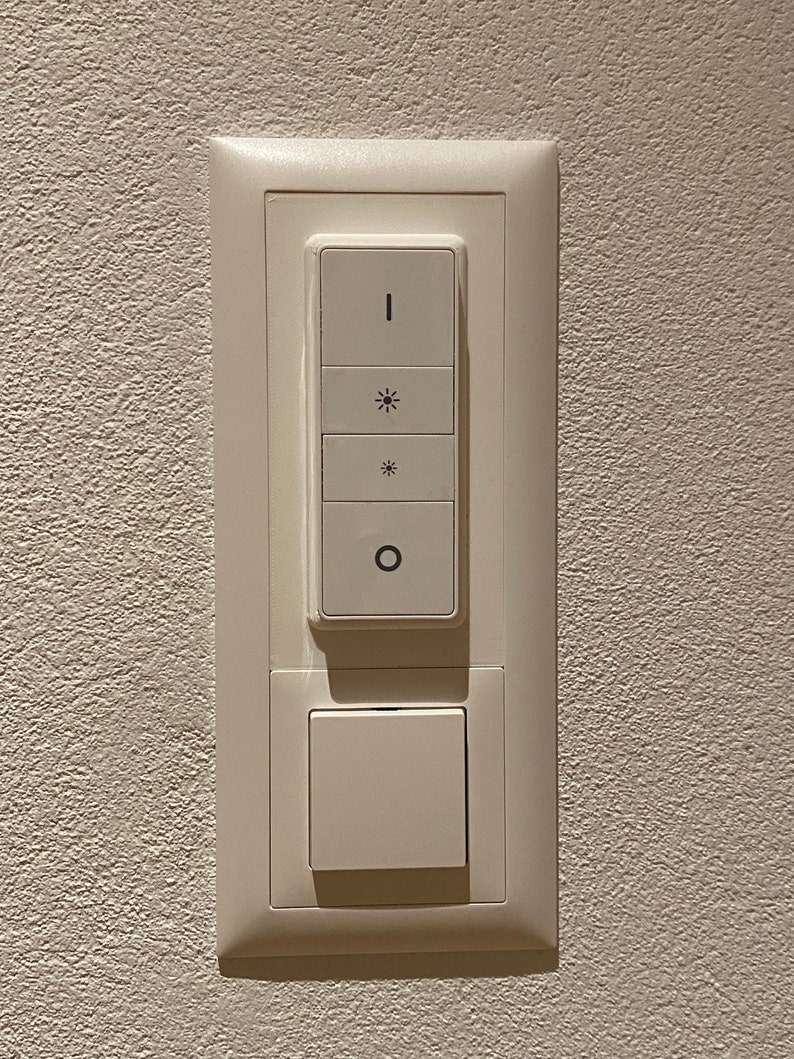 Philips Hue Schalter Halterung mit Feller EDIZIOdue 3er Rahmen Version 1 Eckig, ohne Hue Logo Bild 3