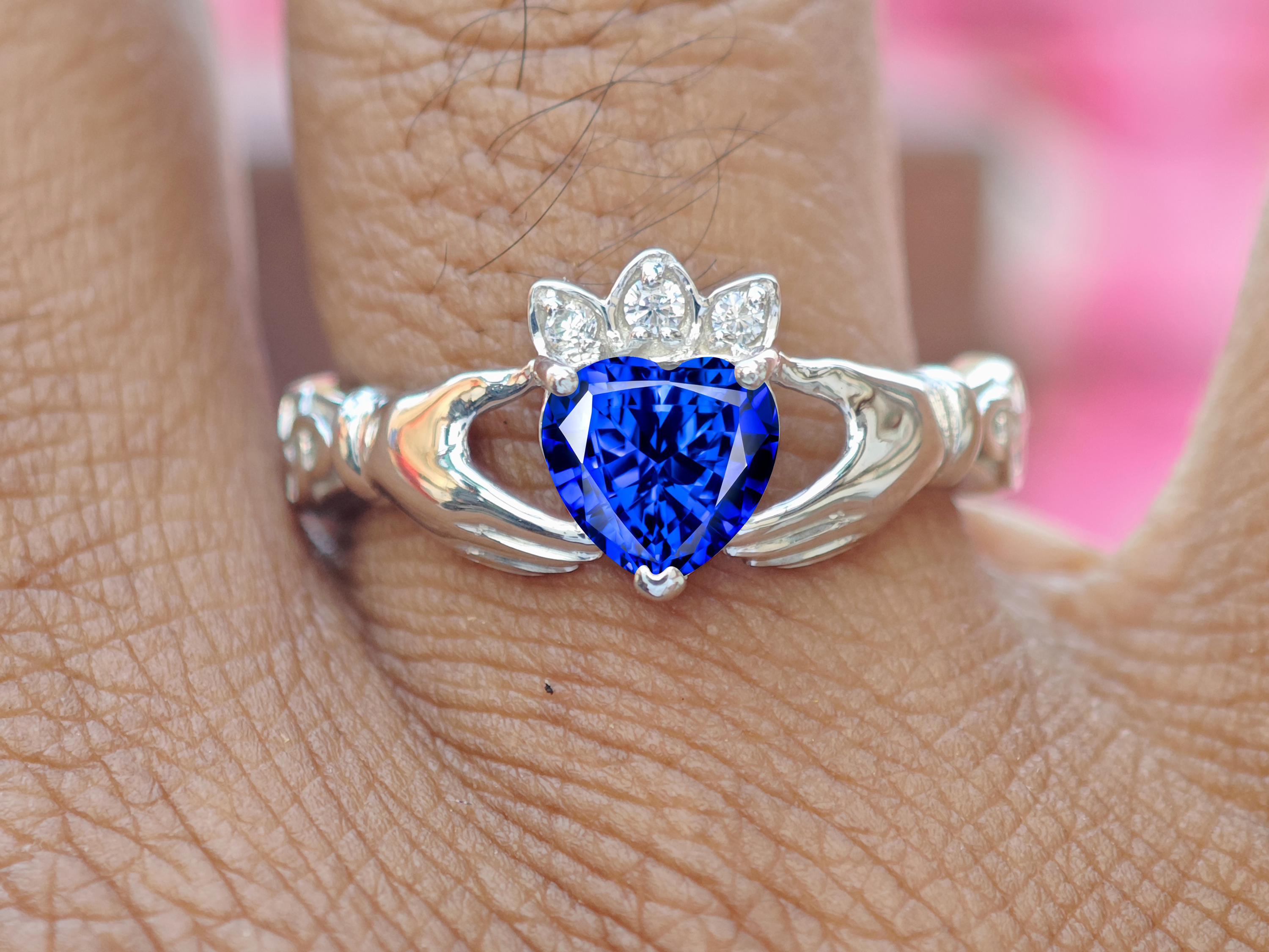 Anillo Claddagh De Plata De Ley 925 Con Corazón Irlandés - Piedra Natal Esmeralda, Diseño Celta Para Mujer, Talla 8, Zirconia Cúbica