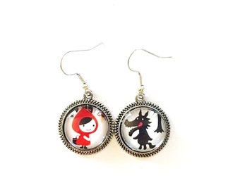 Dangling cabochon earrings, silver, little red riding hood and wolf, vintage, glass cabochon