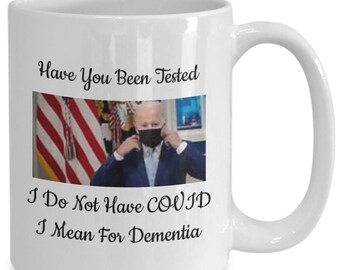 Medalla de la libertad de la prueba de covid de Biden, notas de cuna del presidente de los Estados Unidos, regalo de café oscuro para ella, regalo para él, taza de café, té