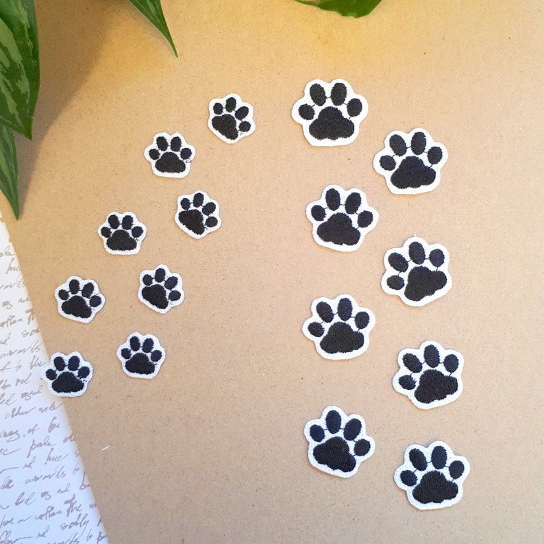 Iron-on Patch Set Pfoten Klein oder Groß Haustier Katze oder Hund Kawaii Süß Cute Aufbügel Patch Aufbügler Aufnäher Bild 2