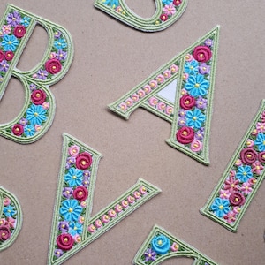 Iron-on Patches Buchstaben Initials Floral Vintage Aufbügel Patch Aufbügler Aufnäher Applikation