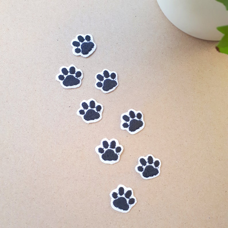 Iron-on Patch Set Pfoten Klein oder Groß Haustier Katze oder Hund Kawaii Süß Cute Aufbügel Patch Aufbügler Aufnäher Bild 4