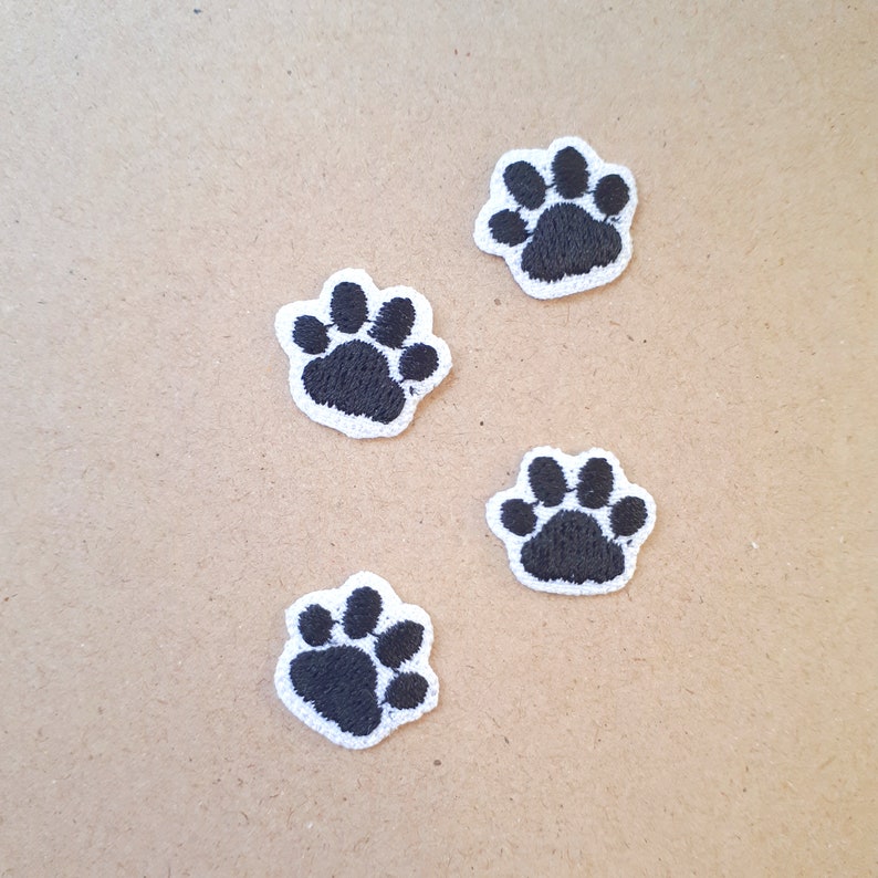 Iron-on Patch Set Pfoten Klein oder Groß Haustier Katze oder Hund Kawaii Süß Cute Aufbügel Patch Aufbügler Aufnäher x4 (small)