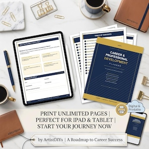 Peut inclure: Un planificateur de développement professionnel avec une couverture bleu marine et dorée, ainsi qu'une tablette affichant des pages de planification. L'image comprend un stylo, une tasse à café et des articles de papeterie. Le texte sur l'image se lit : "Imprimez des pages illimitées | Commencez votre voyage maintenant."