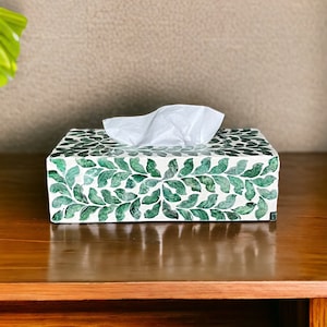 Capiz shell tissue box green leaf, rectangle tissue box holder, luxurious nacre tissue box cover, napkin case holder, beach coastal decor