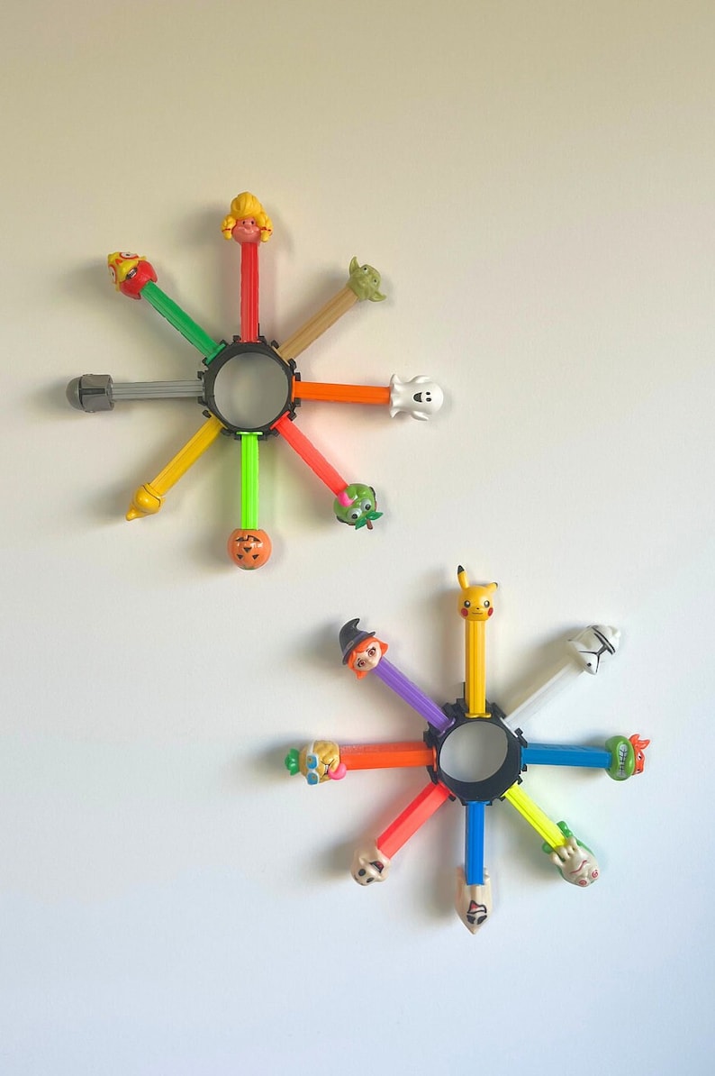 Pez Dispenser Circular Wall Mounted Display Holds 8 Collectible Pez