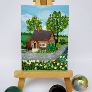 Maison au bord de la route. ACEO Fleur Carte Originale Miniature Petite mini-collection Gouache Art. Image positive 100% faite à la main Par un artiste ukrainien
