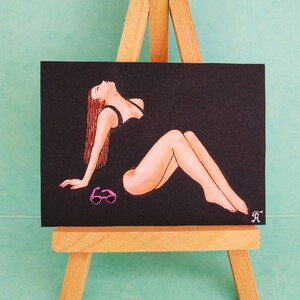 Señora y gafas rosas Piernas de mujer Minimalismo ACEO Firma original del artista