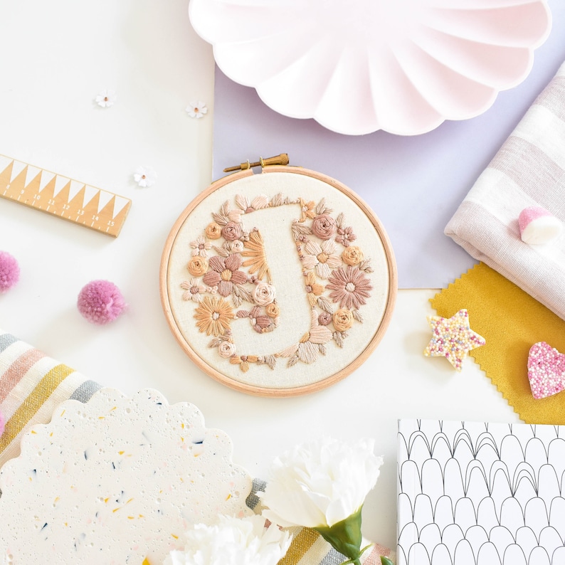 Floral Initial Embroidery Kit / Beginner Embroidery Kit / Etsy UK
