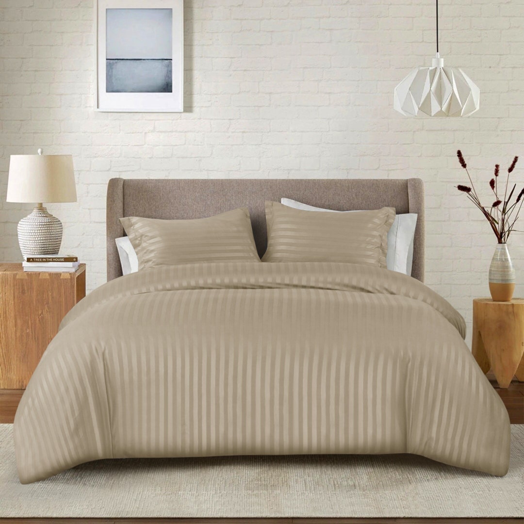 1000TC Ultra Soft Striped King Size Midnight Blue Duvet Quilt Cover Set main image 0