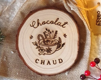 Laser engraved wooden log &quot;Hot Chocolate&quot; accompanied by its personalized Christmas/Winter Collection pouch
