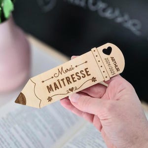 Marcapáginas de agradecimiento al profesor en forma de lápiz grabado y personalizado, regalo de fin de curso escolar