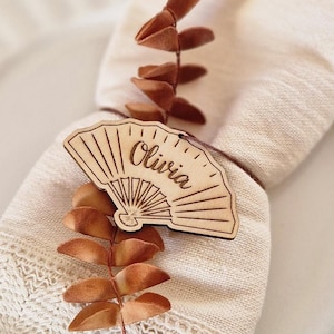 Marque-places personnalisés prénom pour mariage, anniversaire, baptême ,fêtes en forme d'éventail et de noeud papillon