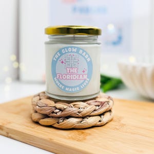 Floridian Soy Candle: Green Clover & Aloe Vera, Magical Theme Park, Deluxe Resort