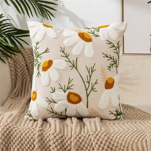 6 Styles / Daisy Flower throw pillow / Cute flower pillow case / Floral pillow covers / Decorative floral pillow case / Spring decor