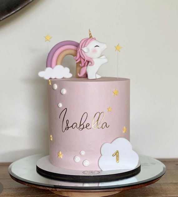 Unicorn cake - Decorated Cake by Fées Maison (AHMADI) - CakesDecor