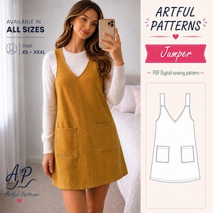 Peut inclure: Une robe chasuble jaune moutarde sans manches avec un décolleté en V et deux poches plaquées à l'avant, portée sur un haut blanc à manches longues. L'image contient le texte Artful Patterns Jumper et un dessin technique du vêtement.