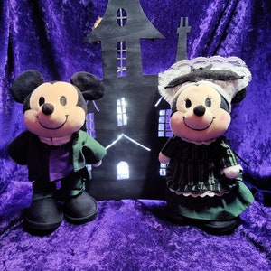 Happy Haunts!  Haunted Mansion inspired outfits for your nuiMOs