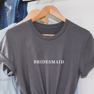 Brudtärne-t-shirt, bröllopsskjorta, förlovningspresent, möhippa, möhippa, brudtärnet-t-shirt, minimalistisk design för bröllop.