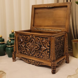 Hand Carved Walnut Large Chest With Key, Hope Chest, Ottoman Storage Box, Treasure Chest, Wooden Engraved Blanket Chest, Trunk Coffe Table