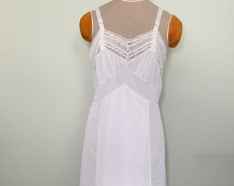 Vintage 1950s Dixie Belle Full Slip White Nylon Tricot Dress Slip Sheer Pleated Ruffle Hem Lace Chevron Bodice Coquette Bridal Lingerie S-M
