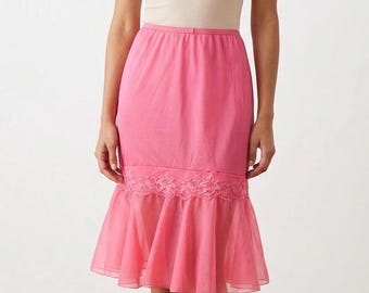 Vintage Vanity Fair Pink Nylon Half Slip | 1970s Tricot Petticoat with Delicate Lace Trim | Size Small | Salsa Vintage Lingerie