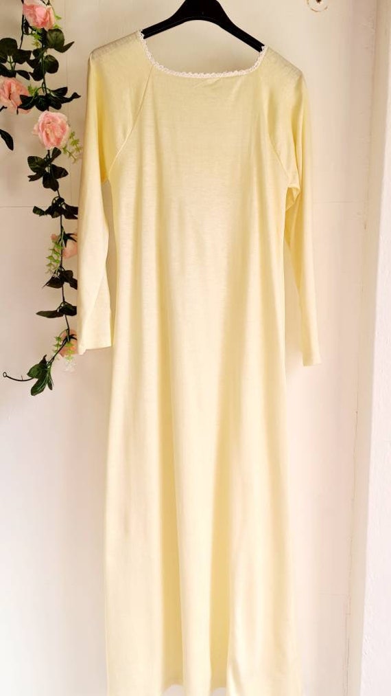Vintage 70's lace pale yellow wool nightgown size sma… Gem