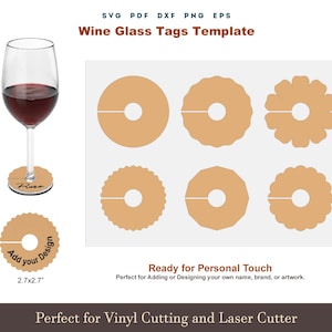 Könnte beinhalten: Ein Weinglas mit Rotwein und ein Untersetzer mit dem Wort "Rose". Das Bild zeigt auch eine Vorlage für Weinglasanhänger in verschiedenen Formen, mit dem Text "Wine Glass Tags Template" und "Ready for Personal Touch". Die Anhänger sind 6,86 x 6,86 cm groß.