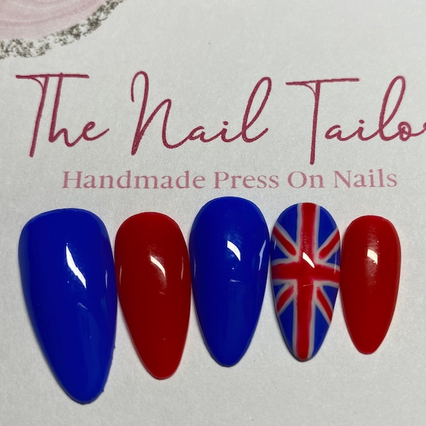 Presse Union Jack sur des ongles peints à la main