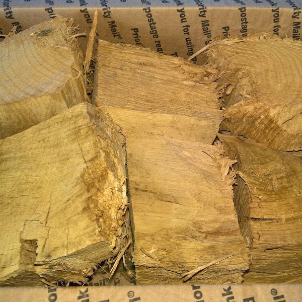 White Oak Cooking/Smoking Wood Chunks 514.25 Cubic Inches 7-9lbs