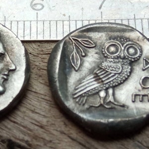 Reproduction pièces de monnaie grecques  drachme Athènes Athèna Chouette dimension 18 mm  4 gm +OU-TIN étain  denarii monnaie coin Denarius