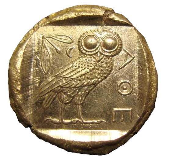 アテネのテトラドラクマ（紀元前450年）の複製。アテナのフクロウが