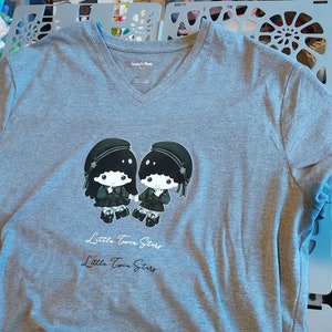 Twins v neck tshirt